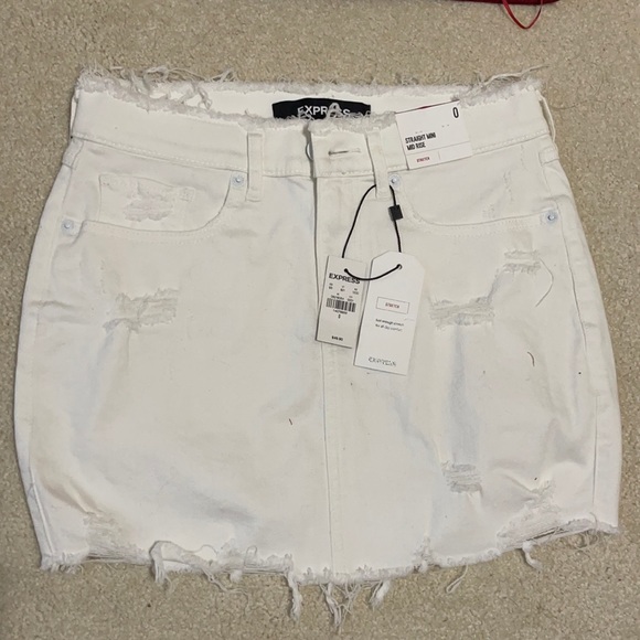 Express straight mini mid-rise white jean skirt. 0 - Picture 1 of 2
